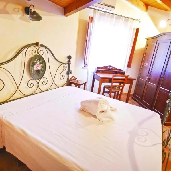 Casa De Ajala - B&B de Charme in Antica Dimora totalmente ristrutturata e dotata di tutti i confort Bagni privati Spazio living Patio esterno Ambienti climatizzati Degustazioni prodotti locali, hotel v destinaci Làconi