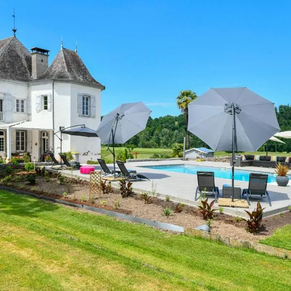 Chateau de Heaas, hotel v destinaci Féas