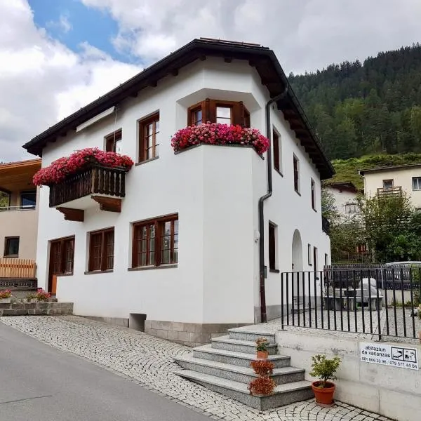 Chasa Nogler - Ferienwohnung, hotel v destinaci Ramosch