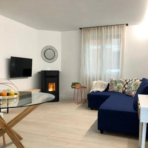 Selbaondoa, Casa con Patio en el Prepirineo Navarro, hotell i Lumbier