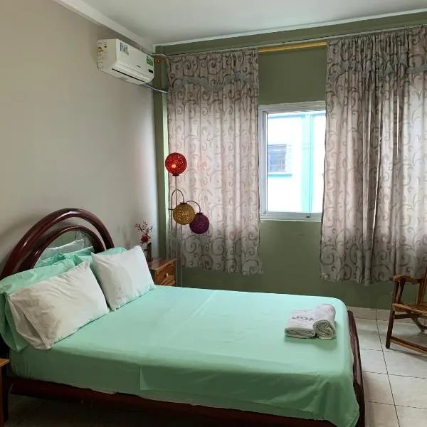 Residencial Turístico Rio Guayas, hotel i Guayaquil