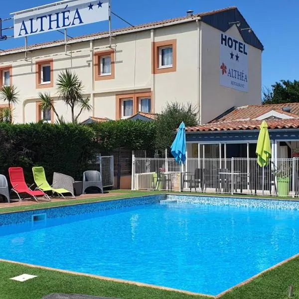 Hôtel Althea - Piscine et Sauna, hotel en Montblanc