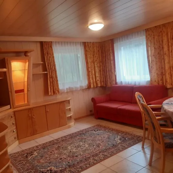 Alpen Ferienwohnung Ill, hotel v destinaci Lappago