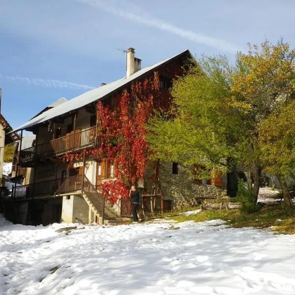 Gîtes Vallouise Ecrins, hotel v mestu Vallouise