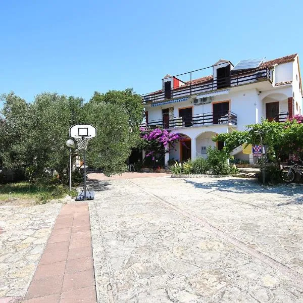Bed&Breakfast Drage, hotel v Drage