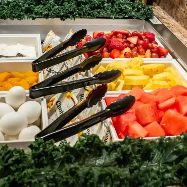 Staybridge Suites Silicon Valley - Milpitas by IHG, hotel in Milpitas
