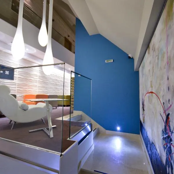 ArtLoft Garni Hotel، فندق في نيشْ