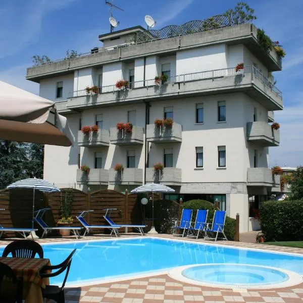 Albergo Al Cacciatore, hotel in Desenzano del Garda