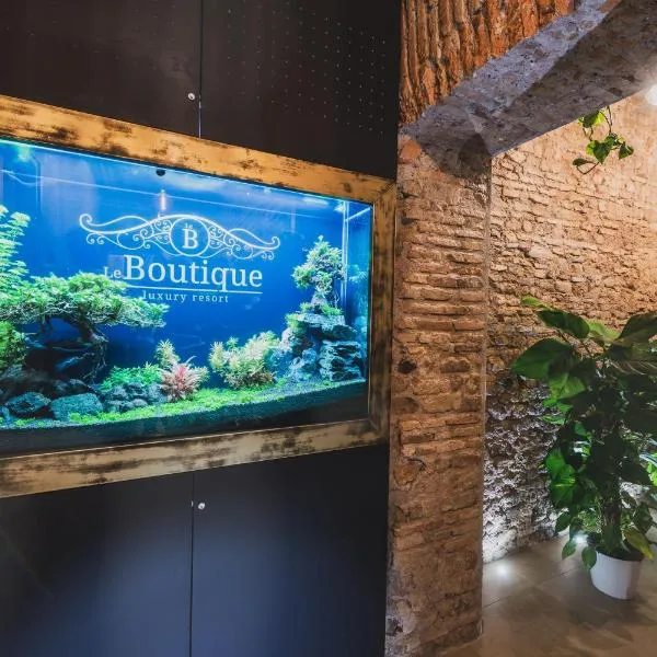 Le Boutique Luxury Rooms diffused in Historic Center, hotel in Fiumicino
