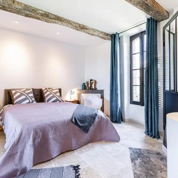 B&B du Couvent, vue château, hotel v destinaci Giroussens