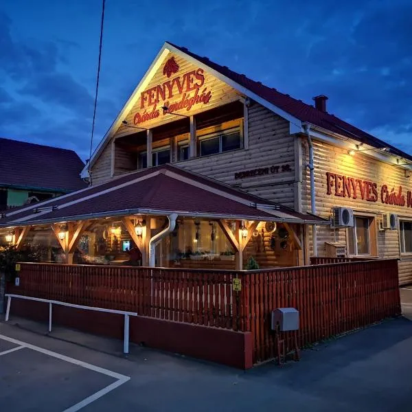 Fenyves Csárda Vendégház, hotel in Nyíradony