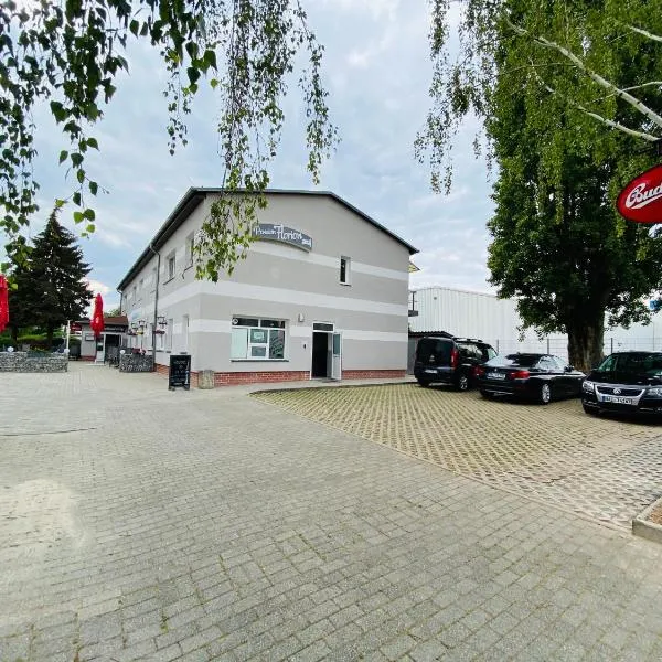 Pension Florion, hotel in Bernburg