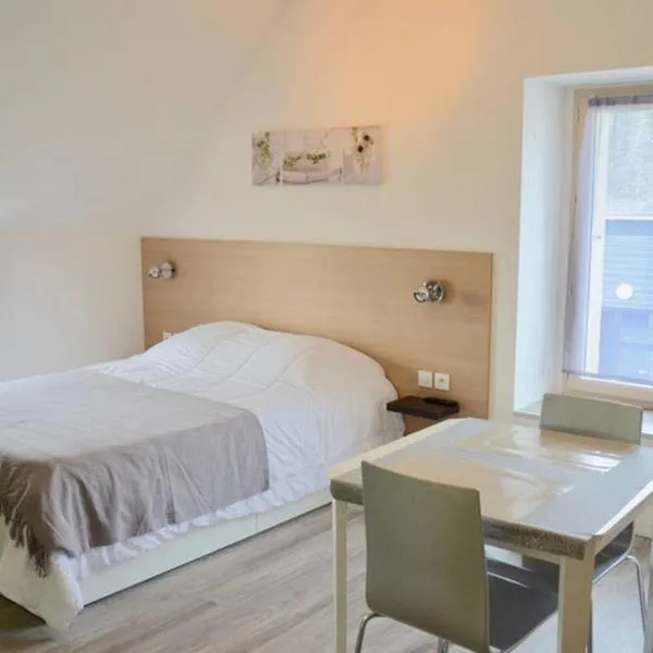 La petite maison appartement 2: Avoine şehrinde bir otel