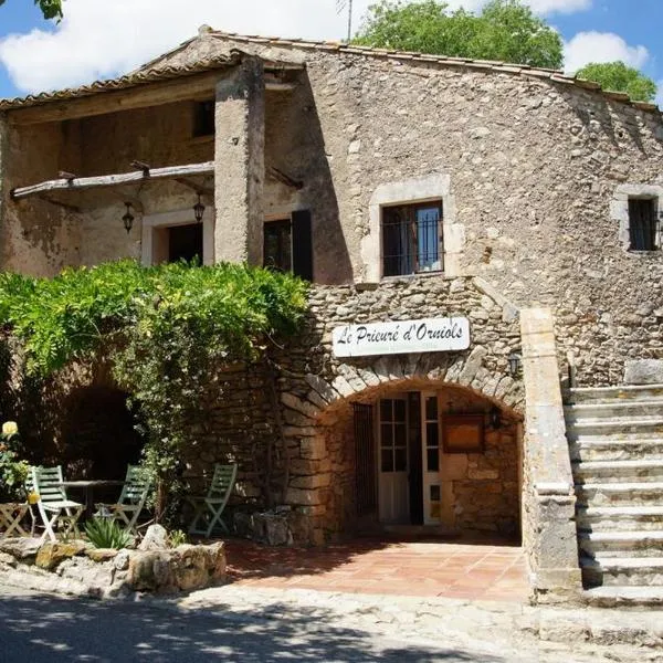Studio-gîte Chauvet III Le Prieuré d'Orniols – hotel w mieście Goudargues