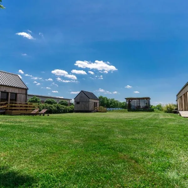 Horse Glamping Park, hotel a Cirkovce