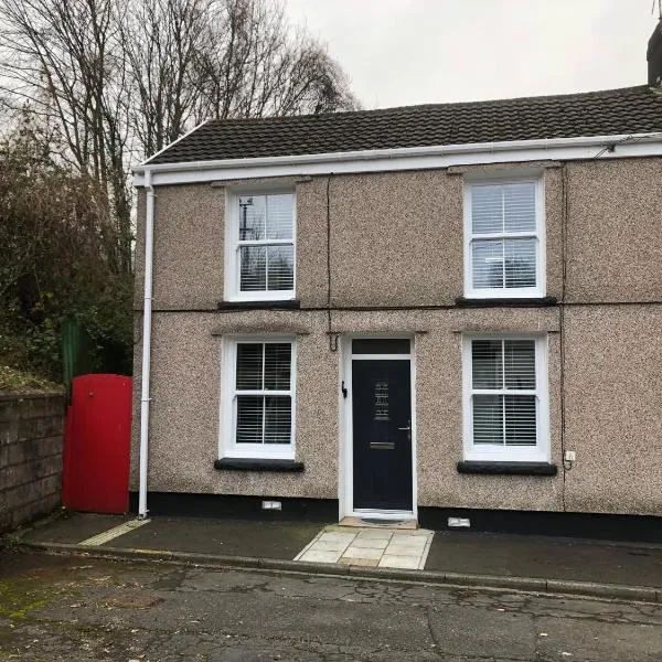 Rj s house, hotel in Merthyr Tydfil