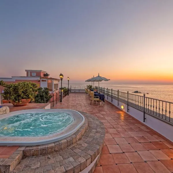 Hotel Nettuno, hotell i Ischia