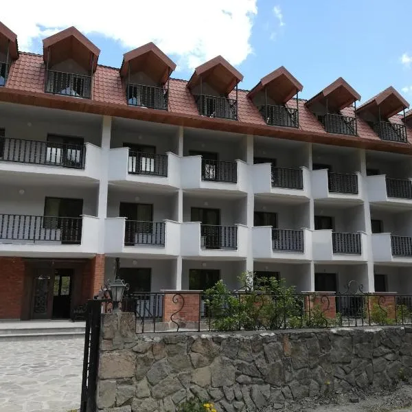 Hotel Iveria, מלון בסאירמה