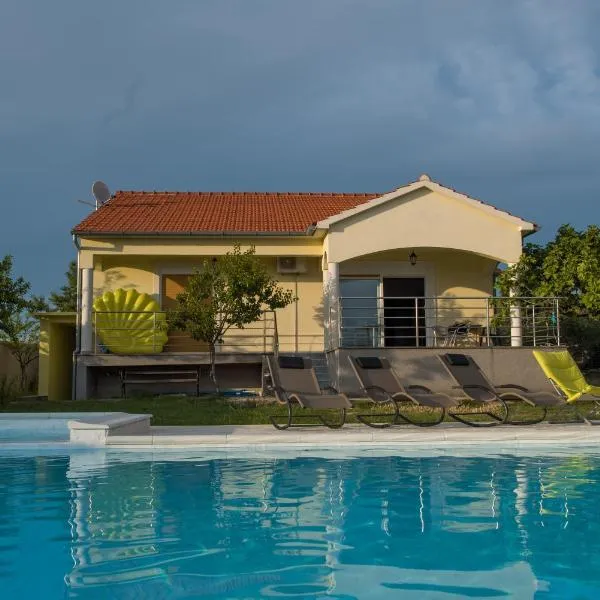 Dubis House, hotel v destinaci Zadar