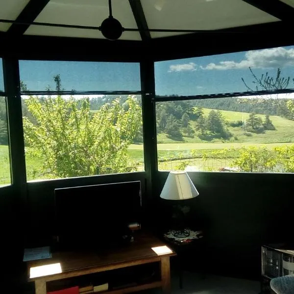 Chez Louis chambres d'hôtes à la ferme, hotel in Laval-du-Tarn