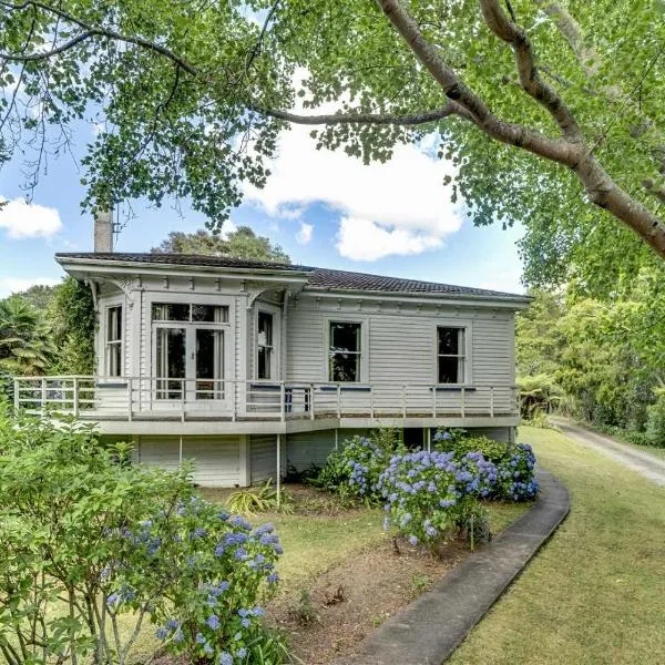 Elegant Villa Nestled In The Trees、ネルソンのホテル