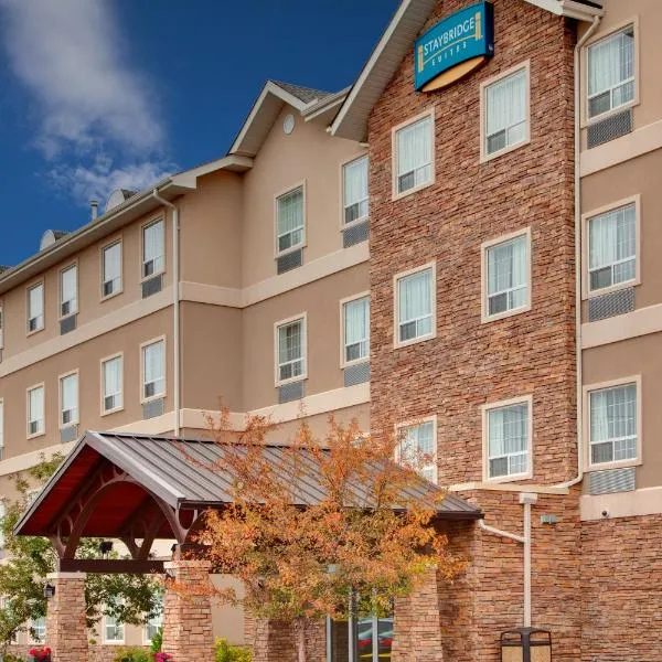 Staybridge Suites - Calgary Airport, an IHG Hotel, готель у Калгарі