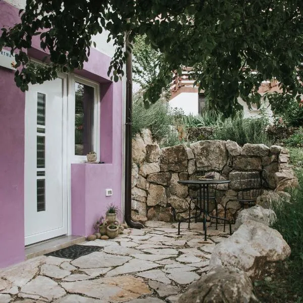 Studio Pod hruško, hotel Kobaridban