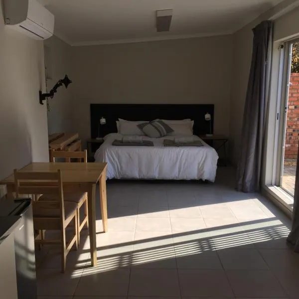 One One Five Albrecht Street, hotel v destinaci Bloemfontein