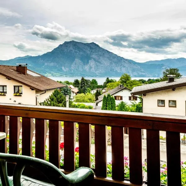 Panorama Hotel Traunstein, hotel en Grünau im Almtal