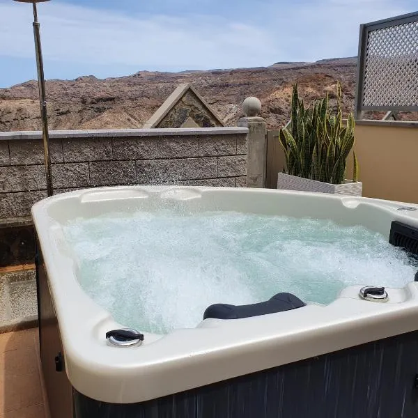 Las Brisas de Puerto Rico with Jacuzzi, viešbutis Puerto Rike