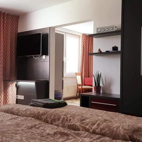Jedno izbový byt, hotel in Komárno
