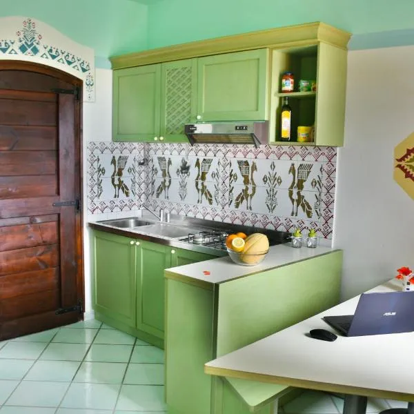 Casa Mare Cala Rossa – hotel w mieście Trinità dʼAgultu
