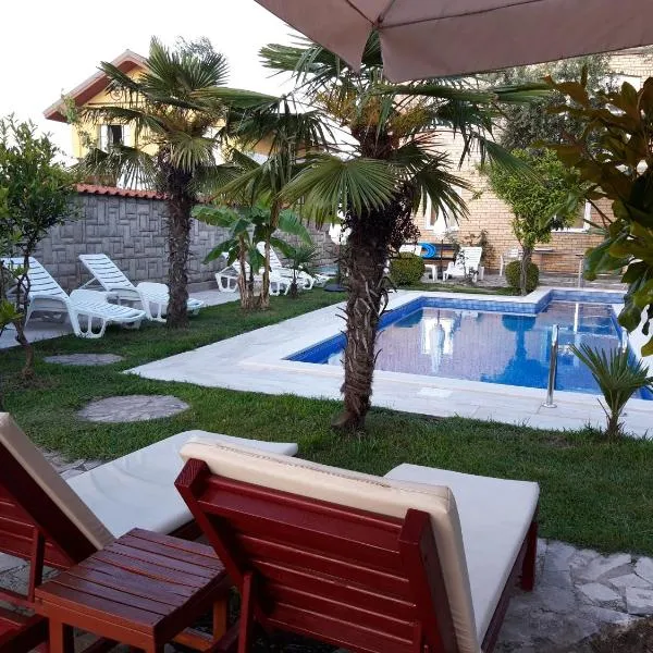 Kazablanka Rooms Aerodrom, hotel a Podgorica