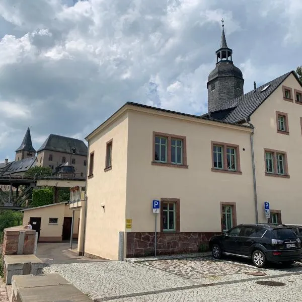 Ferienwohnung am Schloss Rochlitz, hotel v destinaci Rochlitz
