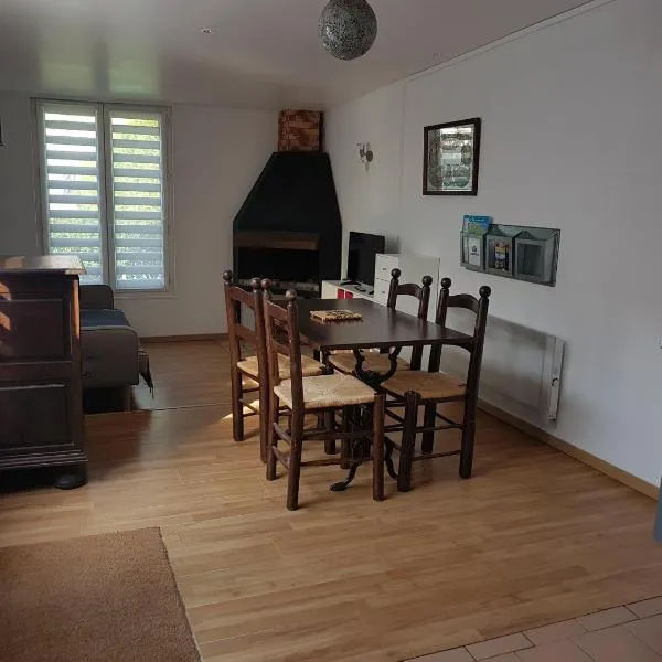 Appartement avec Terrasse-Plein pied ou Chambre -Plein pied – hotel w mieście Saint-Aubin-sur-Mer