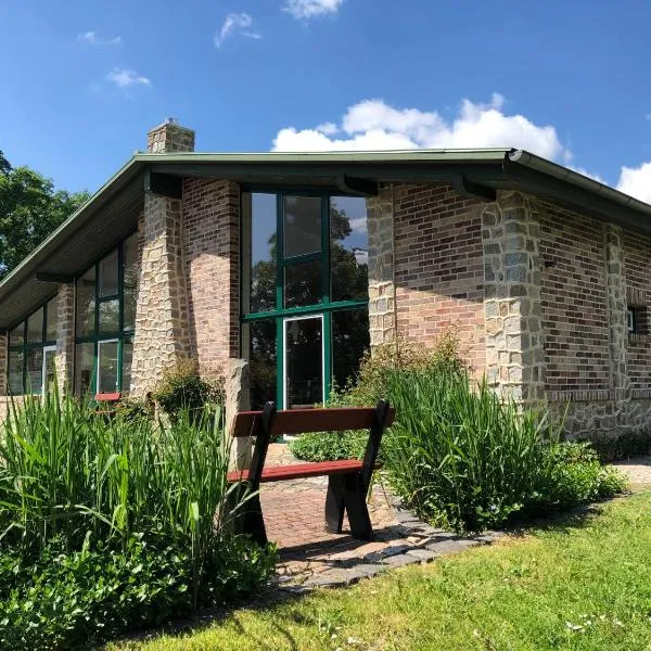 Gästehaus am Elberadweg by Hotel Alte Fischerkate, hotel v destinaci Mödlich