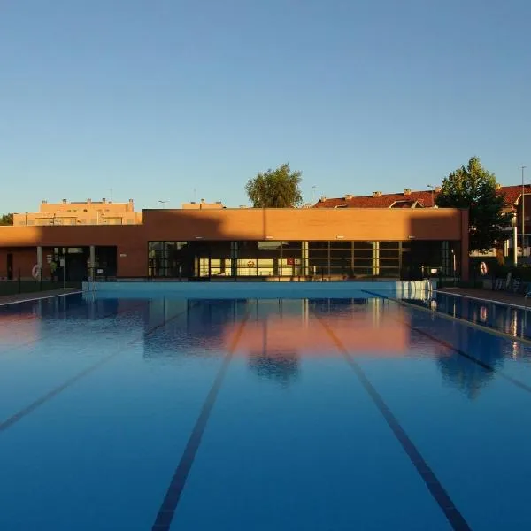 Apartamento Dúplex Golf Rioja Alta, hotel sa Cirueña