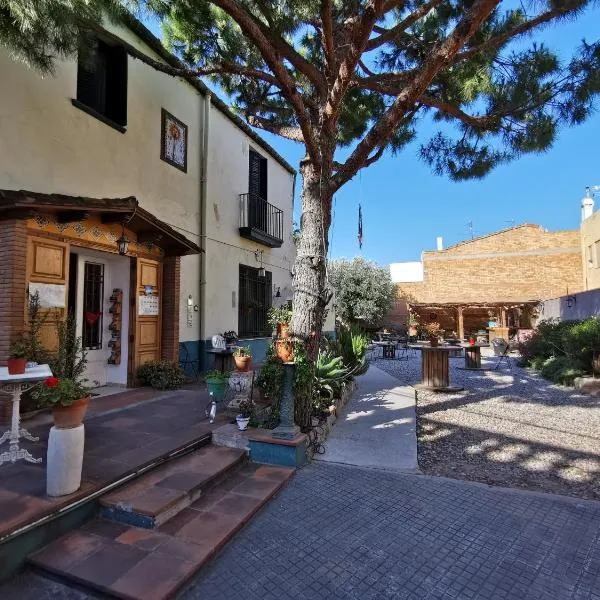 Mucha Masia Hostel Rural Urba, hôtel à El Prat de Llobregat