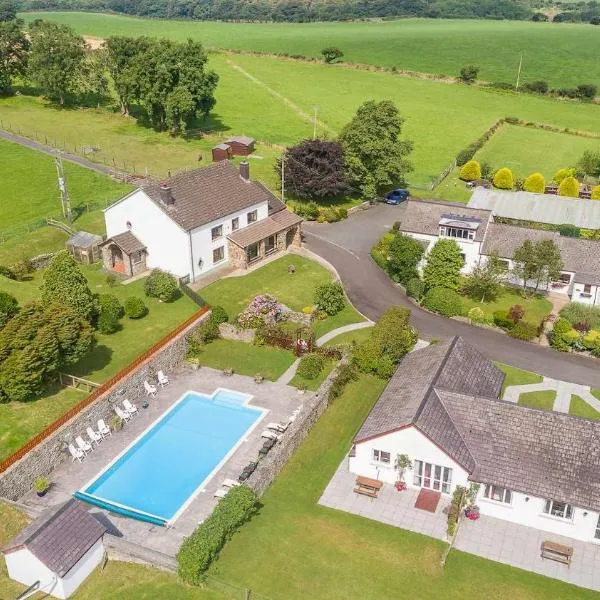 Trenewydd Farm Holiday Cottages, hotel en Eglwyswrw