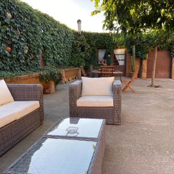 페랄라다에 위치한 호텔 Turisme rural Can Genis