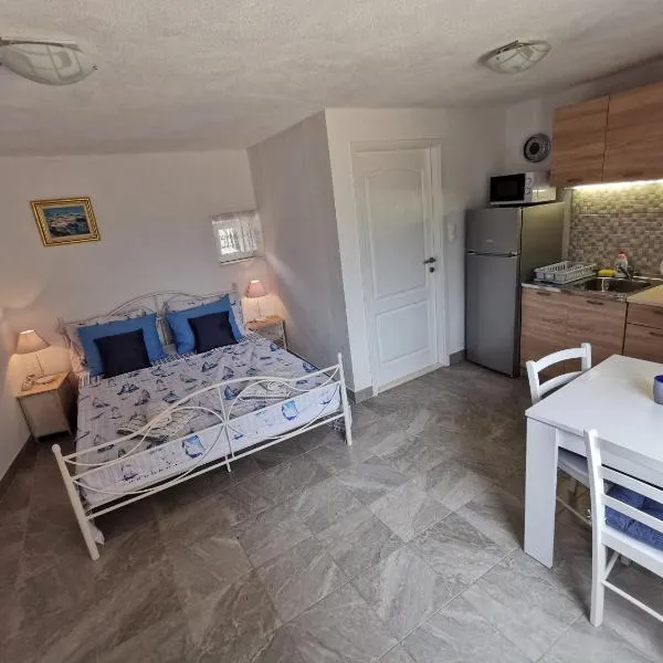 Pitve에 위치한 호텔 Studio Apartment Mileta