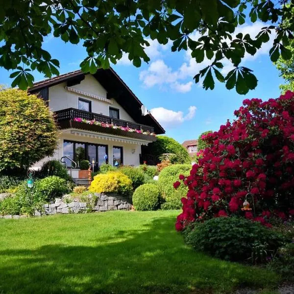 Ferienwohnung Kreuzer Lydia, hotel u gradu Furt im Vald
