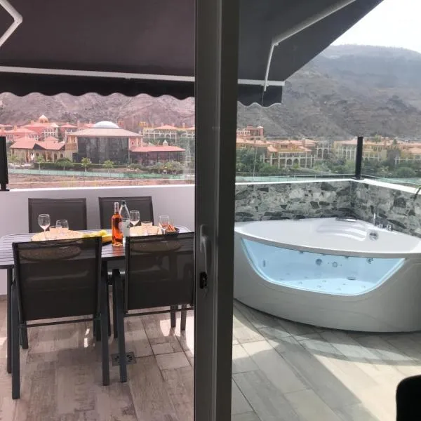 Harrys Palm Puerto de Mogán con jacuzzi, ξενοδοχείο σε Puerto de Mogan