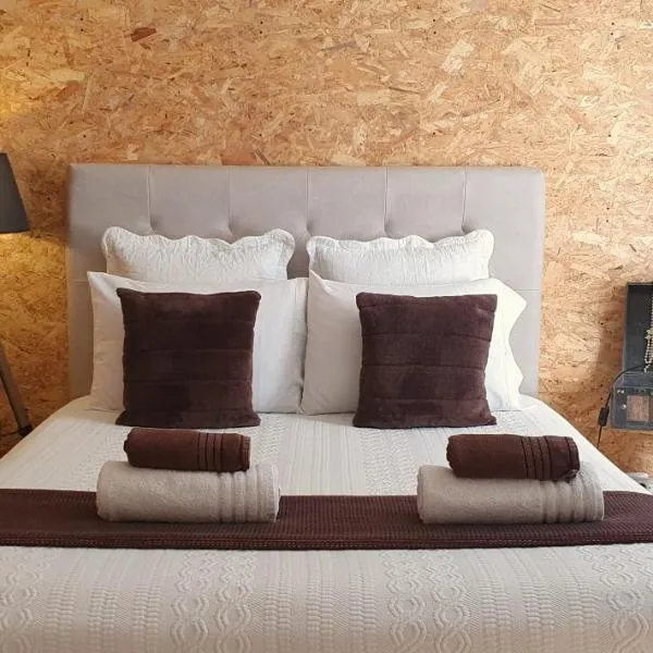 Casa do Criativo ® Bed&Breakfast, hotel v destinaci Almada