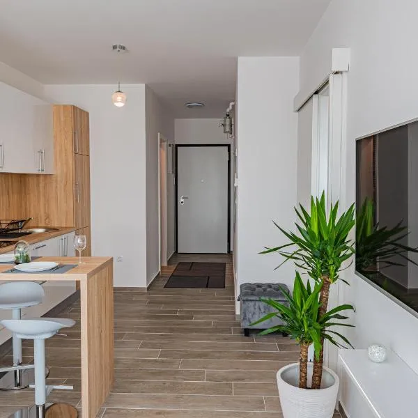 Jacuzzi - Flexible SelfCheckIns 20 - Zagreb - Luxury - Garage - Smart - Brand New - Apartments Repinc, ξενοδοχείο στο Ζάγκρεμπ