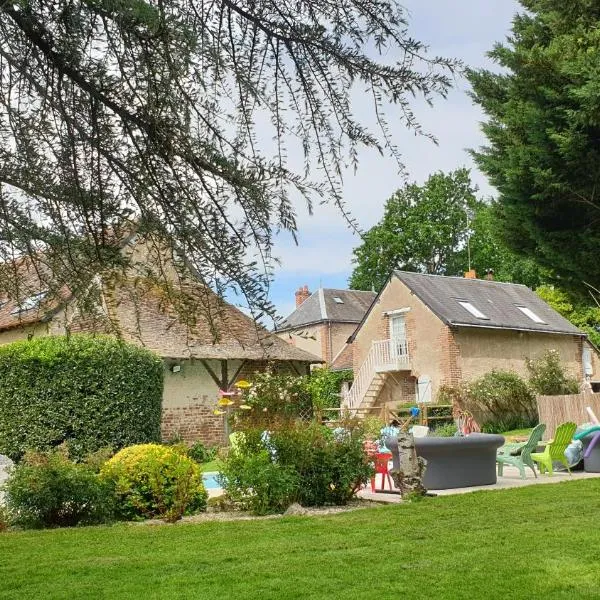 Au Clos du Coteau, Chambres d'Hôtes، فندق في شاتو رينو