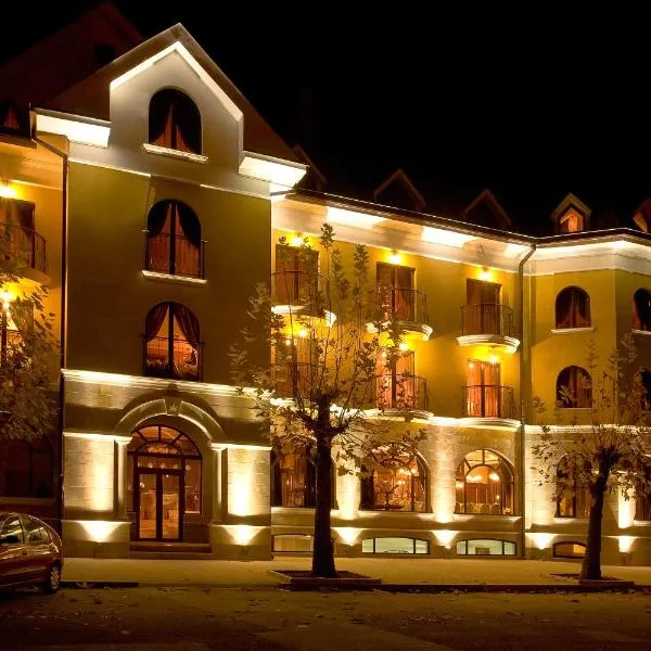 Hotel Chinar, hotel Hiszarjában