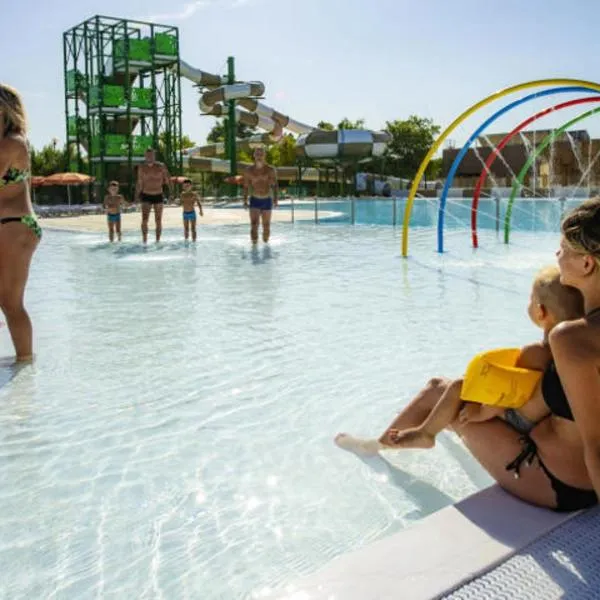 CAMPING NARBONNE PLAGE 4* : MOBIL HOME PREMIUM 33 M² A 200M DE LA PLAGE ET CENTRE VILLE, hotel v destinaci Narbonne-Plage