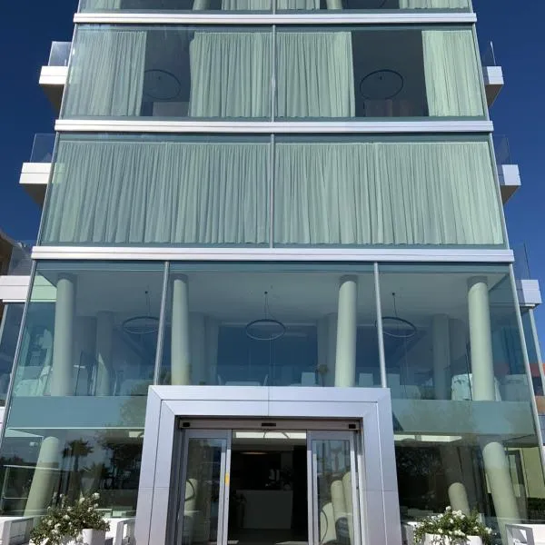 Hotel Commodore, hotel en Cervia