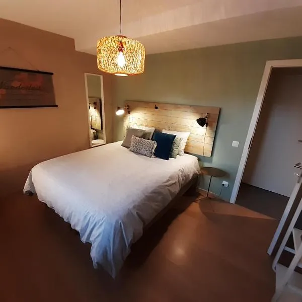 위이에 위치한 호텔 Appartement rez Terrasse et Jardin